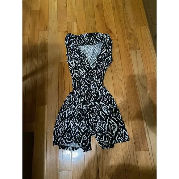 Robert Louis Romper Black & White with Waist tie XL - Picture 3 of 5